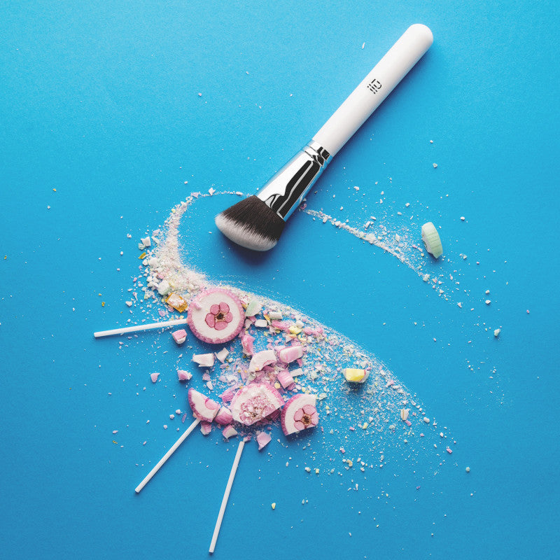 ilū 301 Skośny pędzel do różu i do konturowania #5