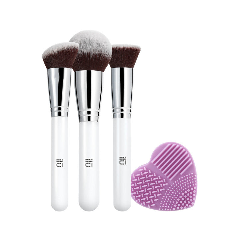 ilū Must Have – 4dílná sada štětců na make-up + čistič