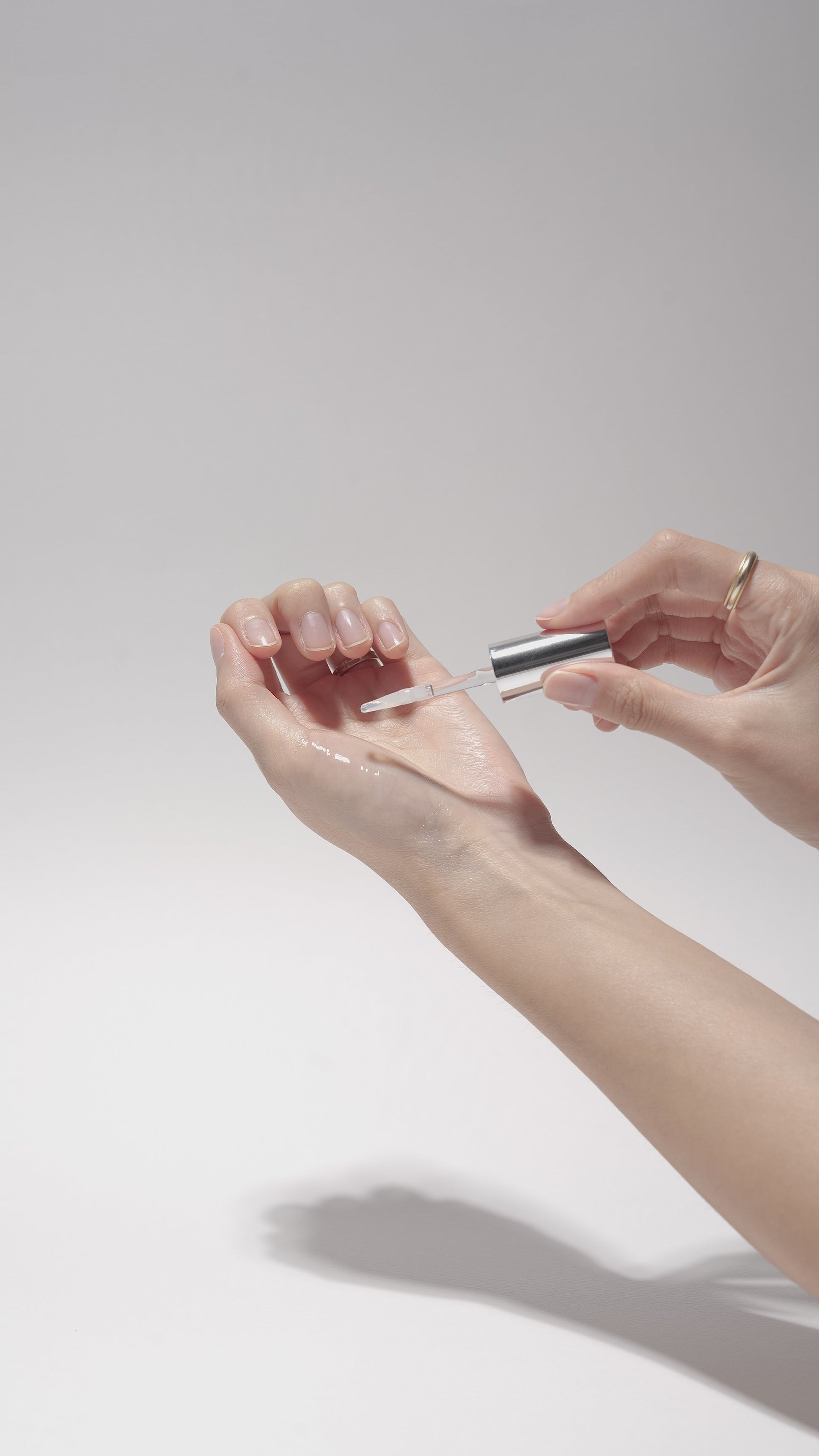 DR.MELAXIN BP SPICULE PLUMPING LIP SHOT MAXI Hydratační lesk na rty s efektem zvětšení rtů 4 ml #6