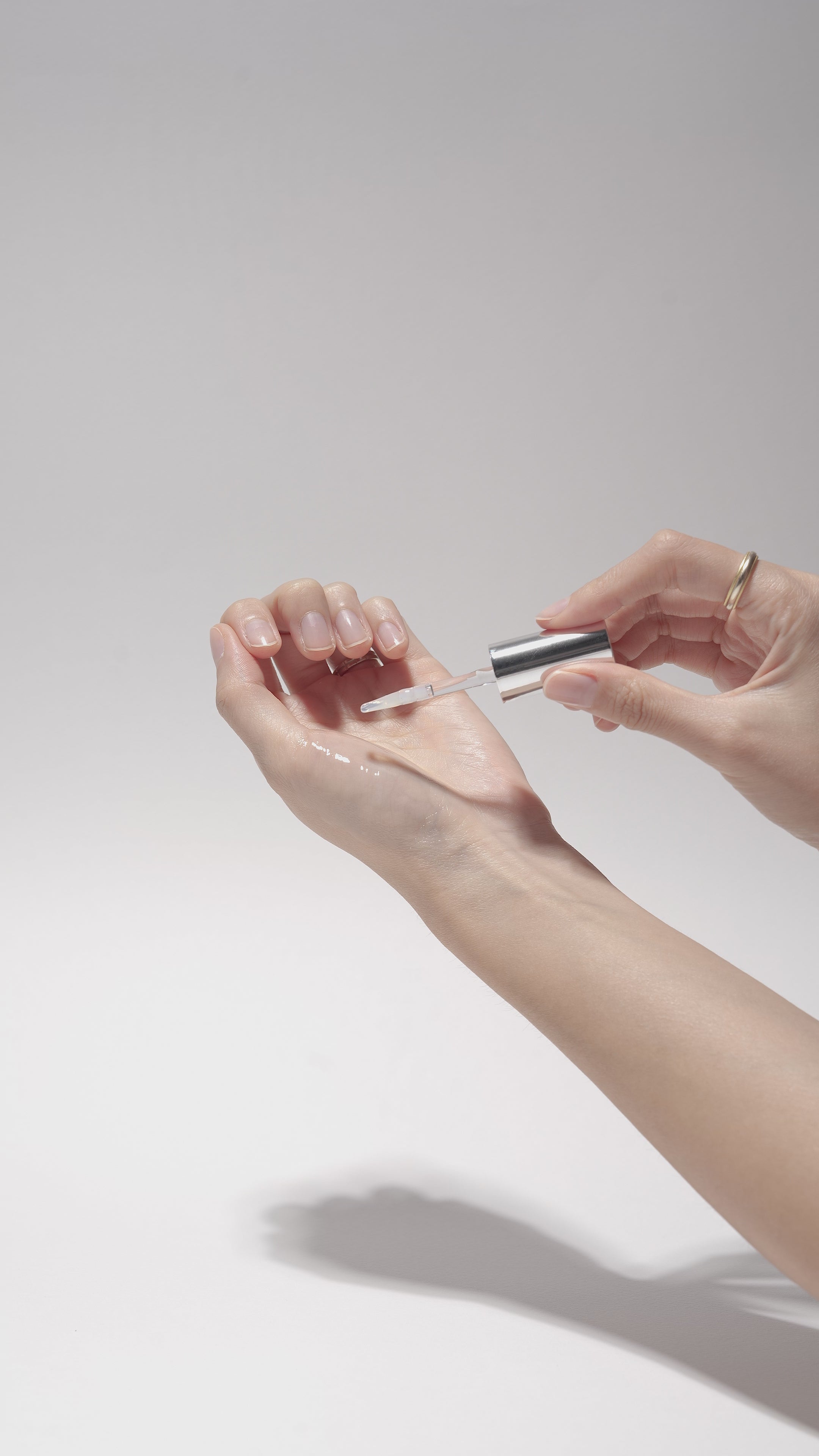 DR.MELAXIN BP SPICULE PLUMPING LIP SHOT MAXI Hydratační lesk na rty s efektem zvětšení rtů 4 ml #6